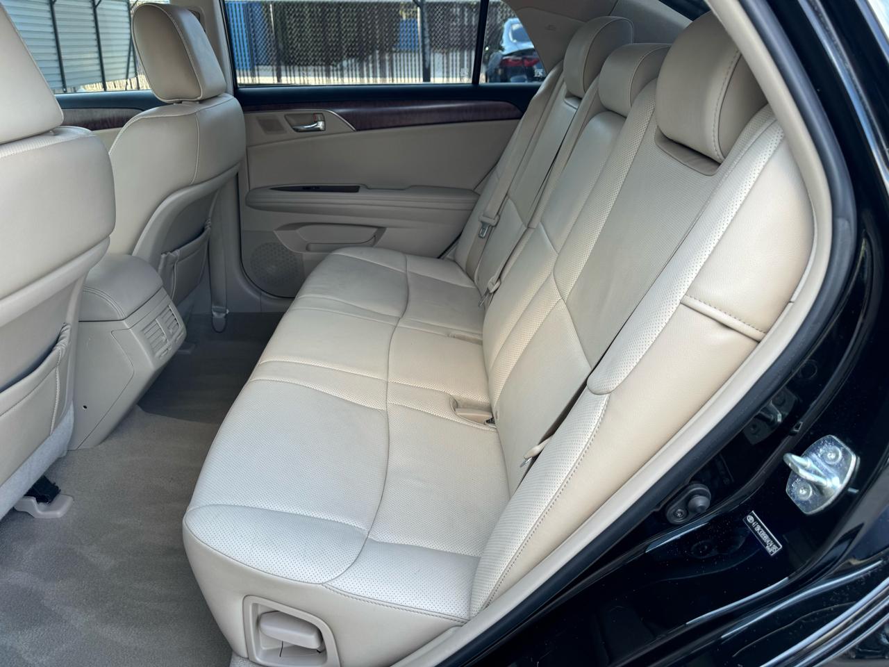 Toyota Avalon Limited 2011