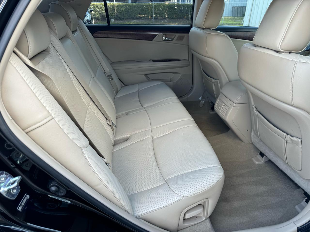 Toyota Avalon Limited 2011