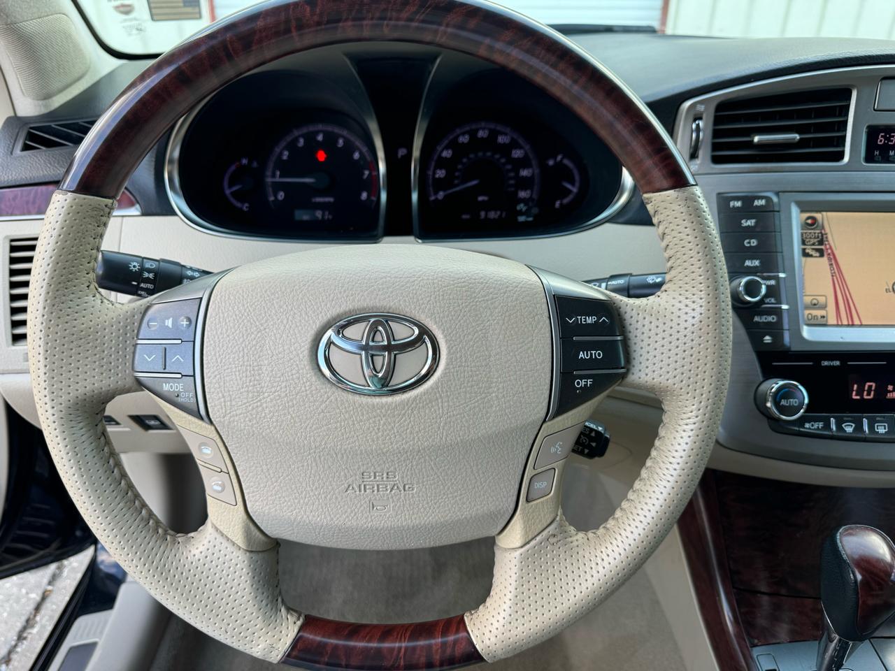 Toyota Avalon Limited 2011