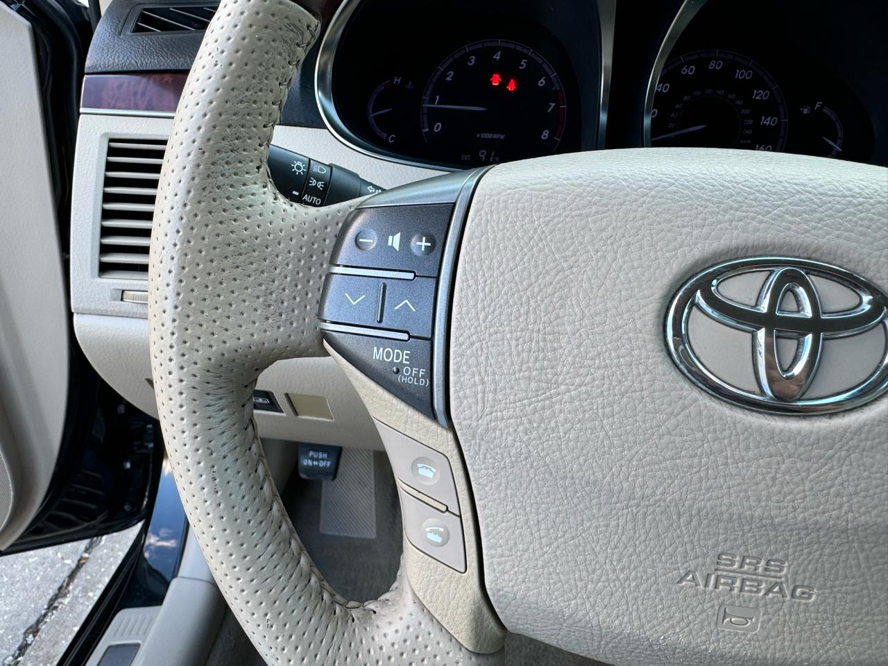 Toyota Avalon Limited 2011