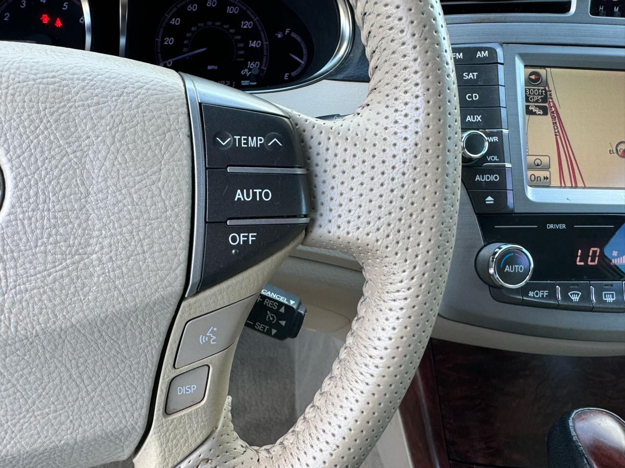 Toyota Avalon Limited 2011