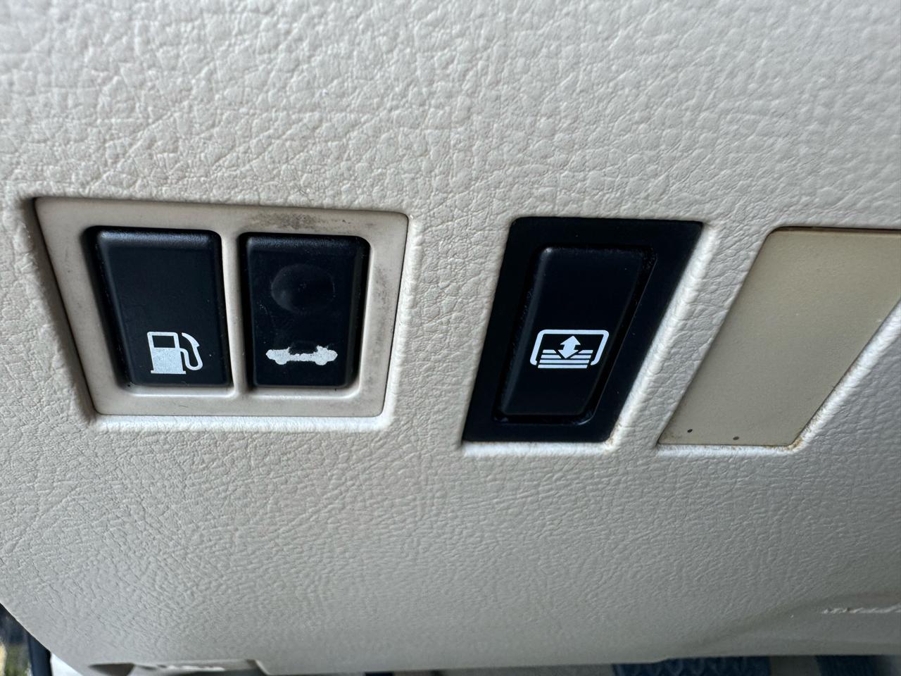 Toyota Avalon Limited 2011