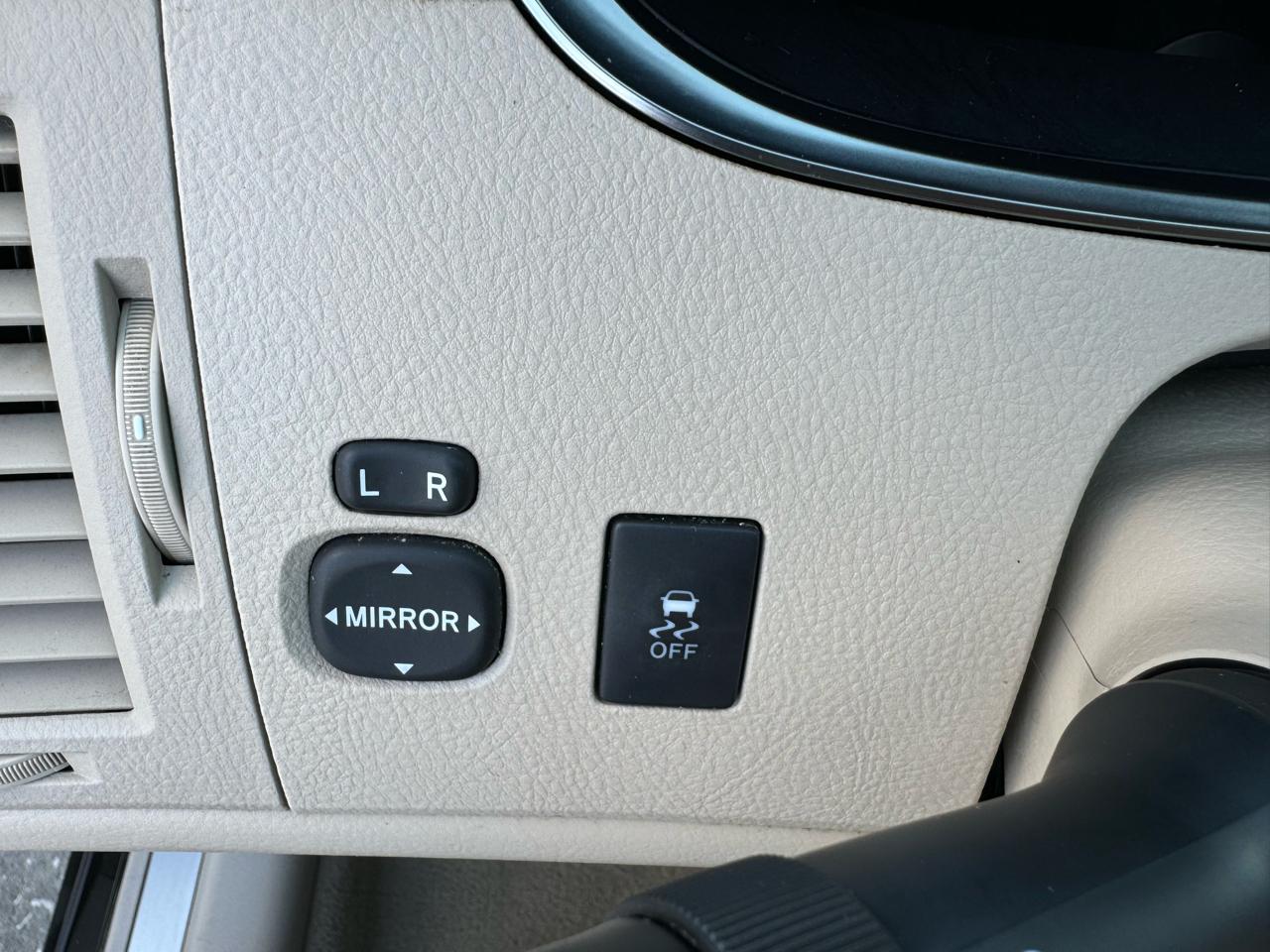 Toyota Avalon Limited 2011