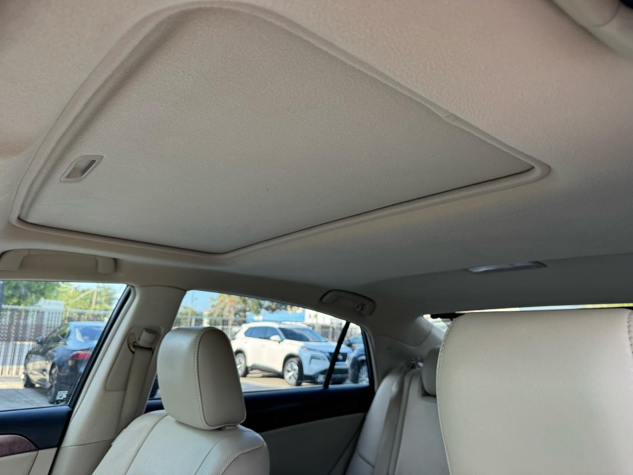 Toyota Avalon Limited 2011
