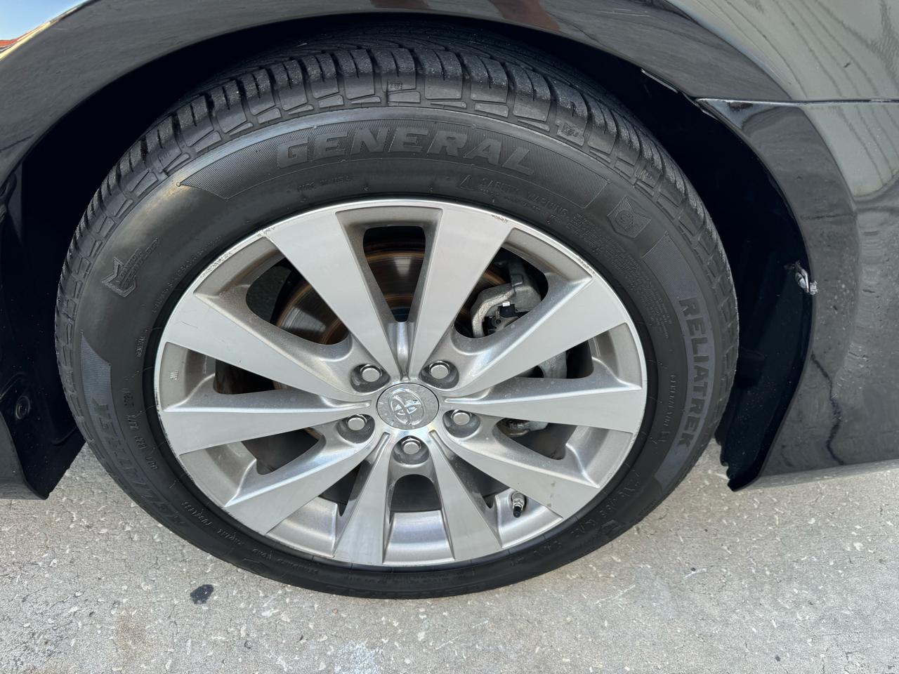 Toyota Avalon Limited 2011