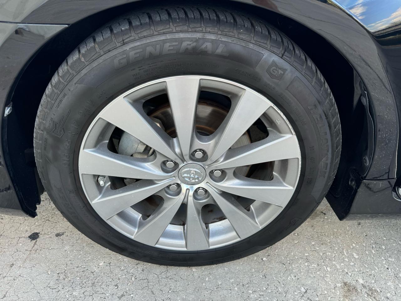 Toyota Avalon Limited 2011