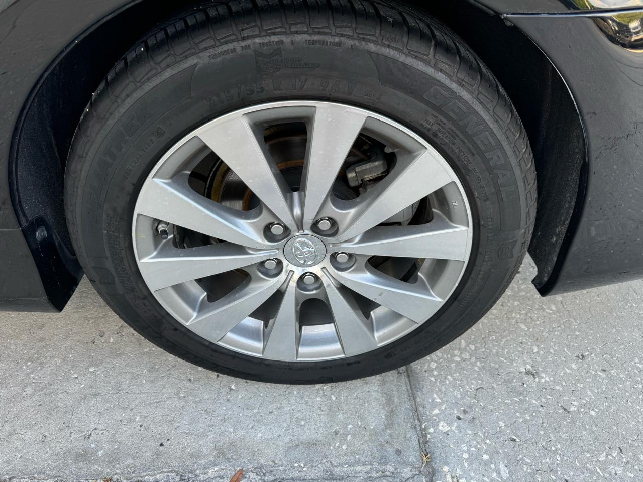 Toyota Avalon Limited 2011