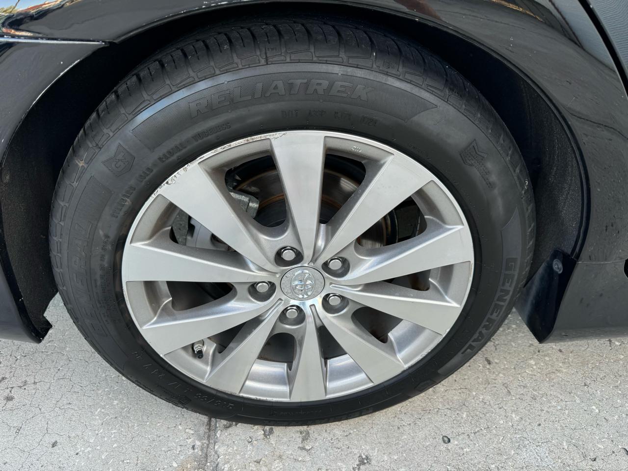Toyota Avalon Limited 2011