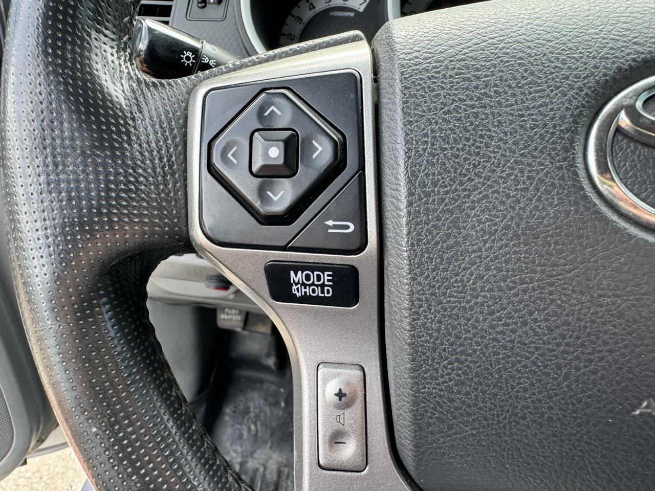 Toyota Tacoma 4WD Double Cab V6 AT TRD Off Road (Natl) 2015