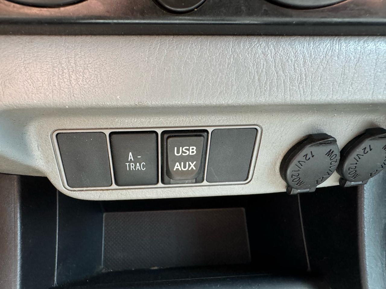 Toyota Tacoma 4WD Double Cab V6 AT TRD Off Road (Natl) 2015