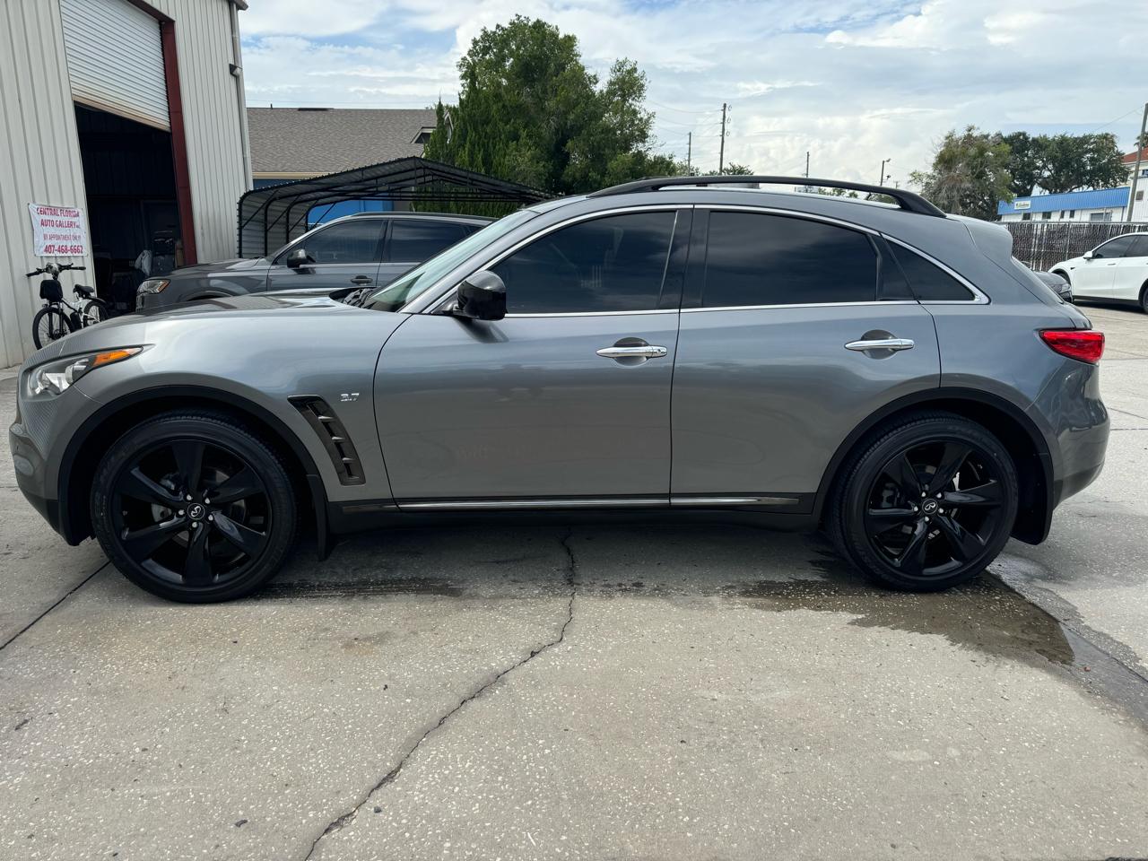 Infiniti QX70  2017
