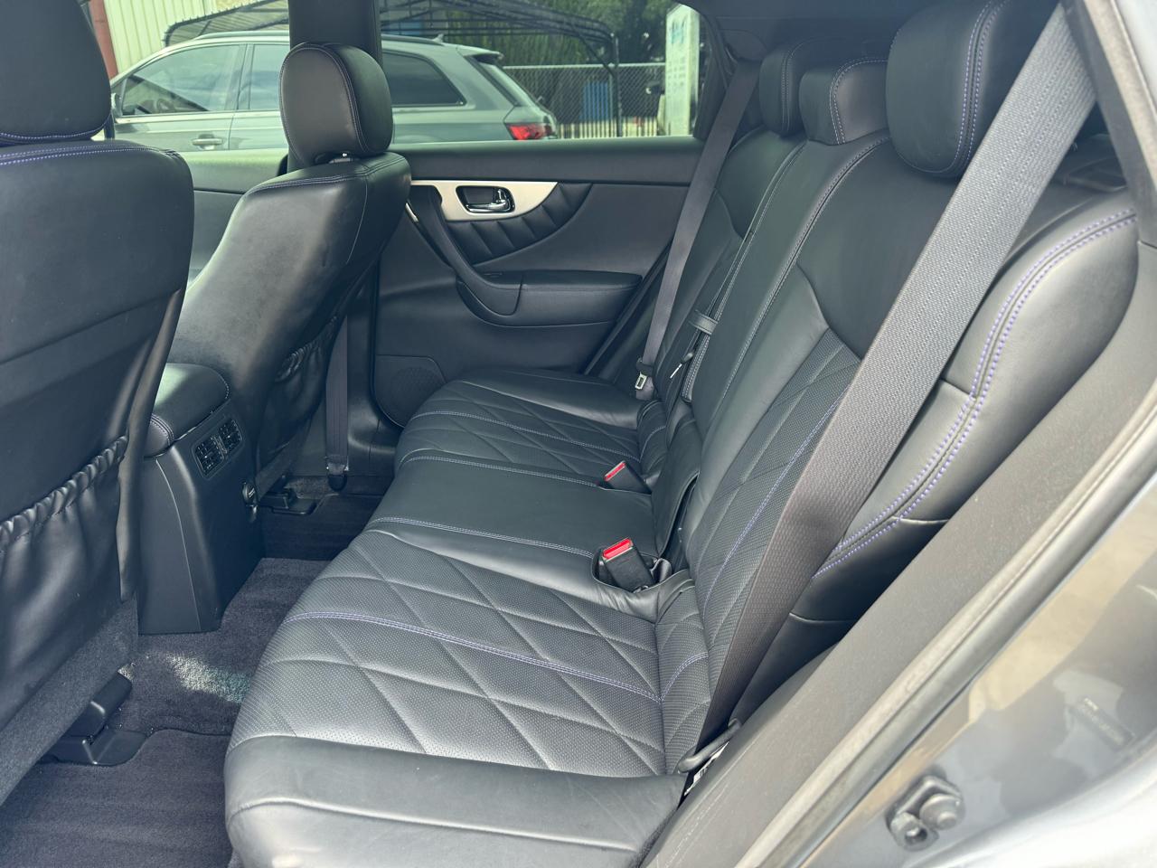 Infiniti QX70  2017