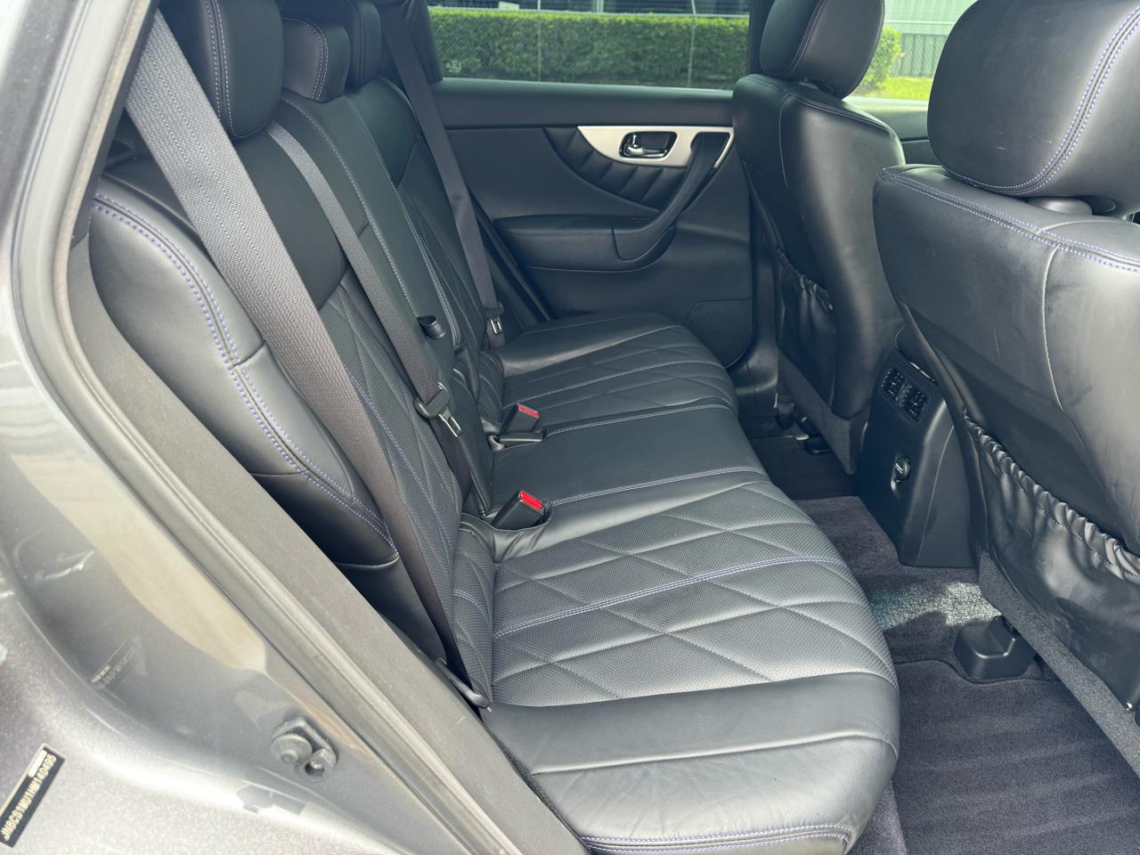 Infiniti QX70  2017