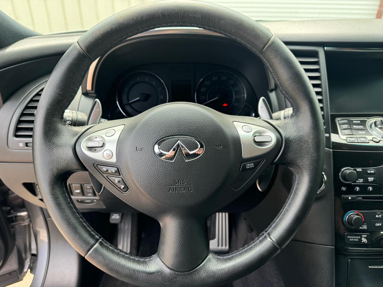 Infiniti QX70  2017