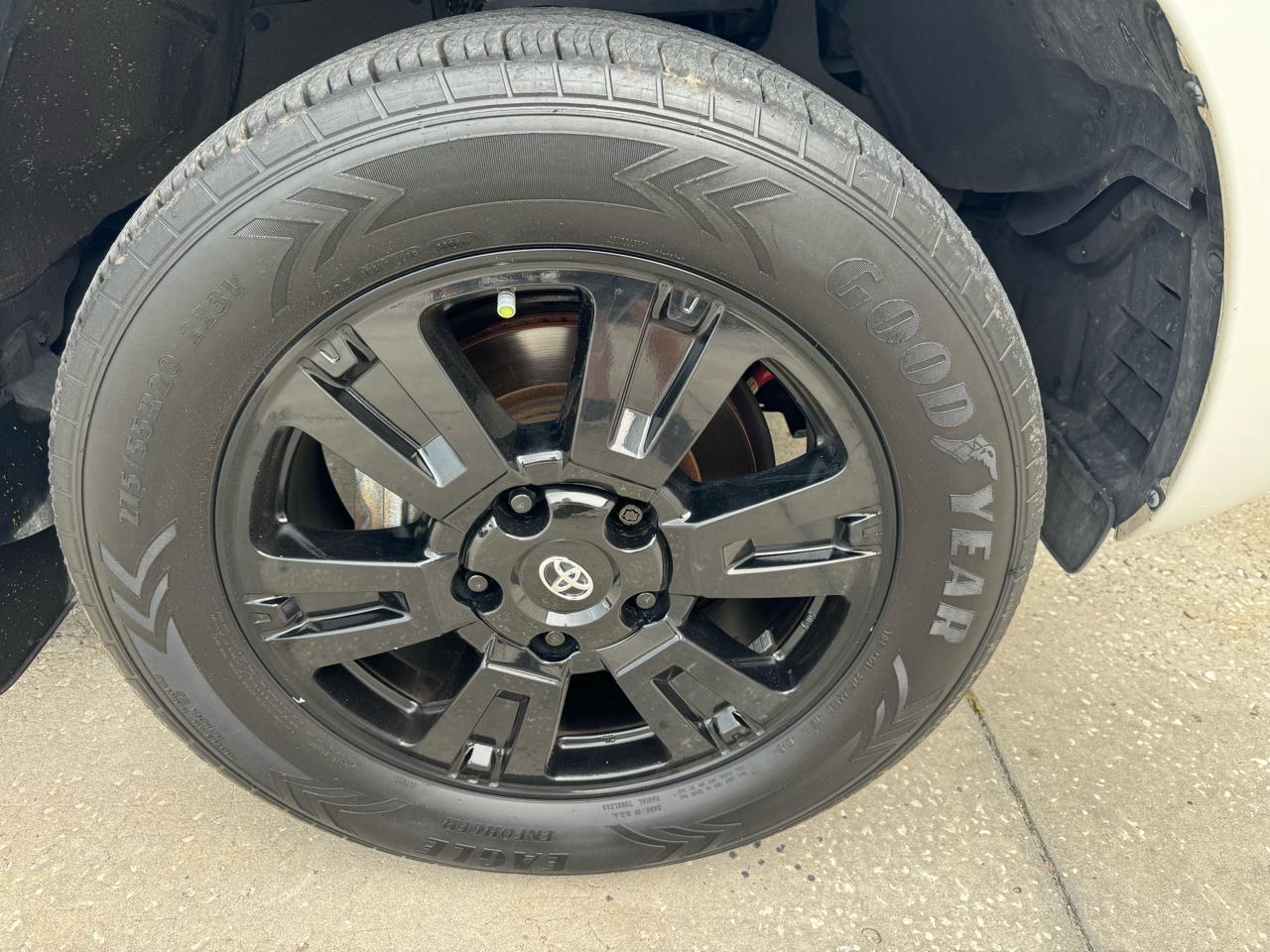 Toyota Sequoia TRD Sport 4WD 2021