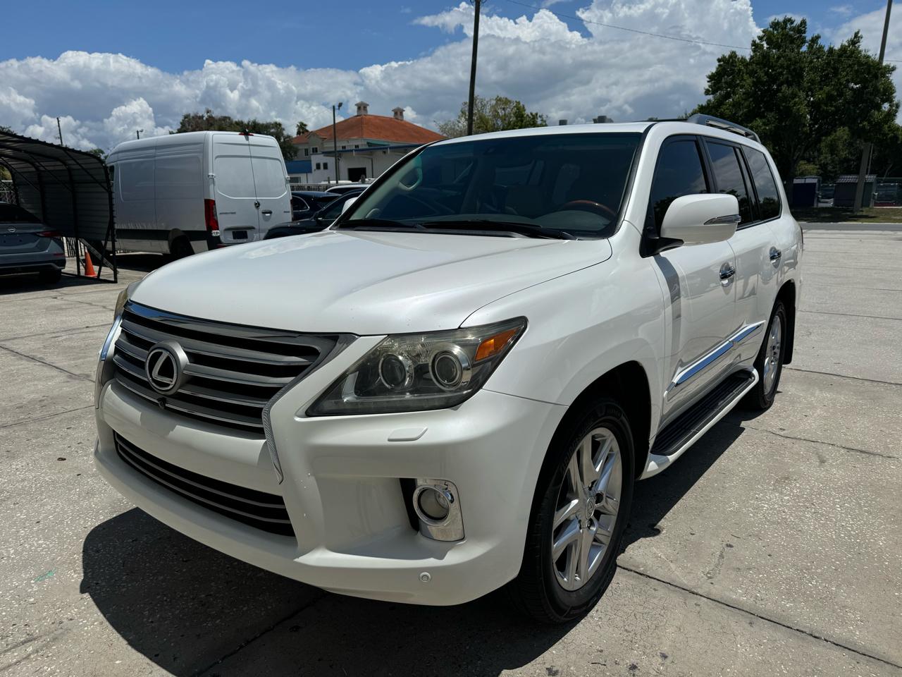 Lexus LX 570 Sport Utility 2013
