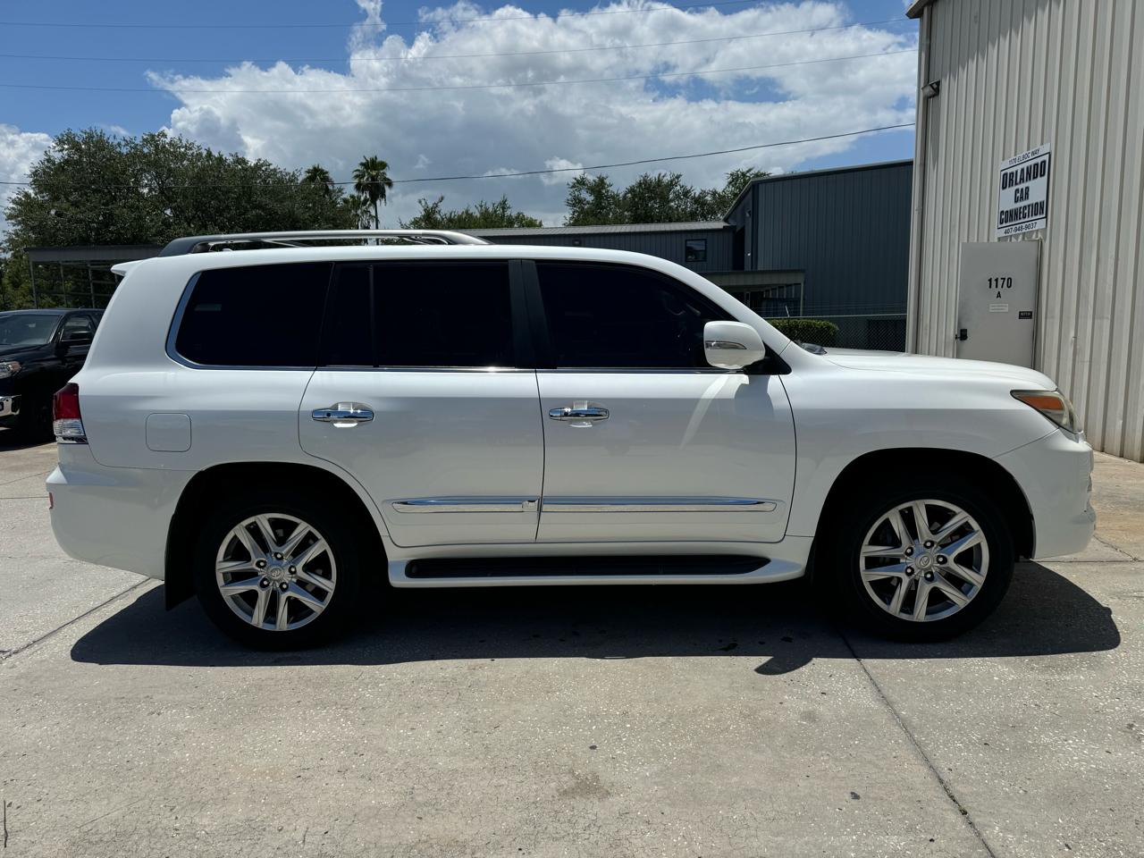 Lexus LX 570 Sport Utility 2013