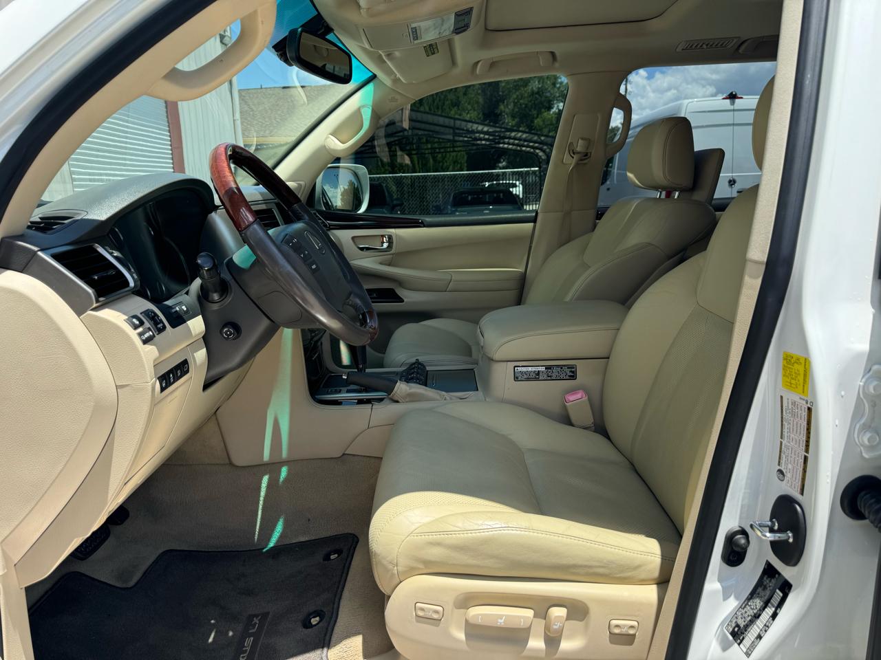 Lexus LX 570 Sport Utility 2013