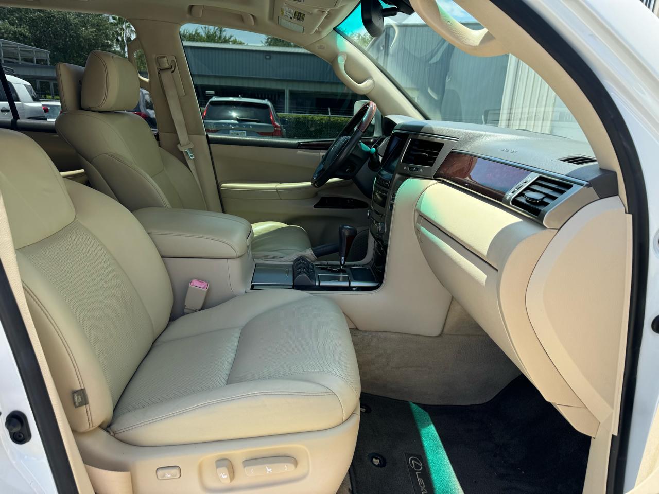 Lexus LX 570 Sport Utility 2013