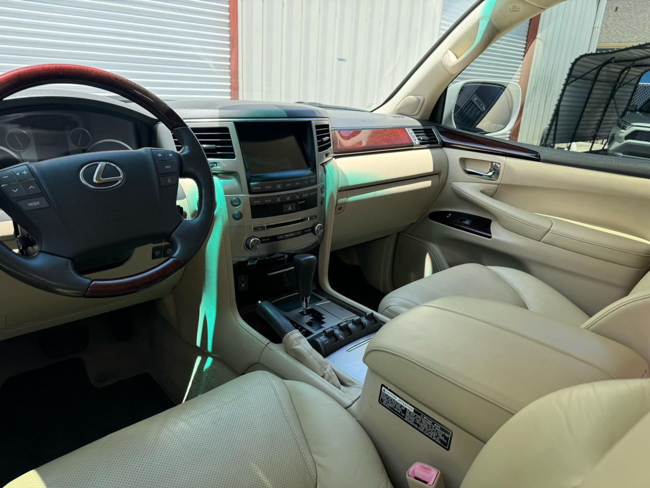 Lexus LX 570 Sport Utility 2013