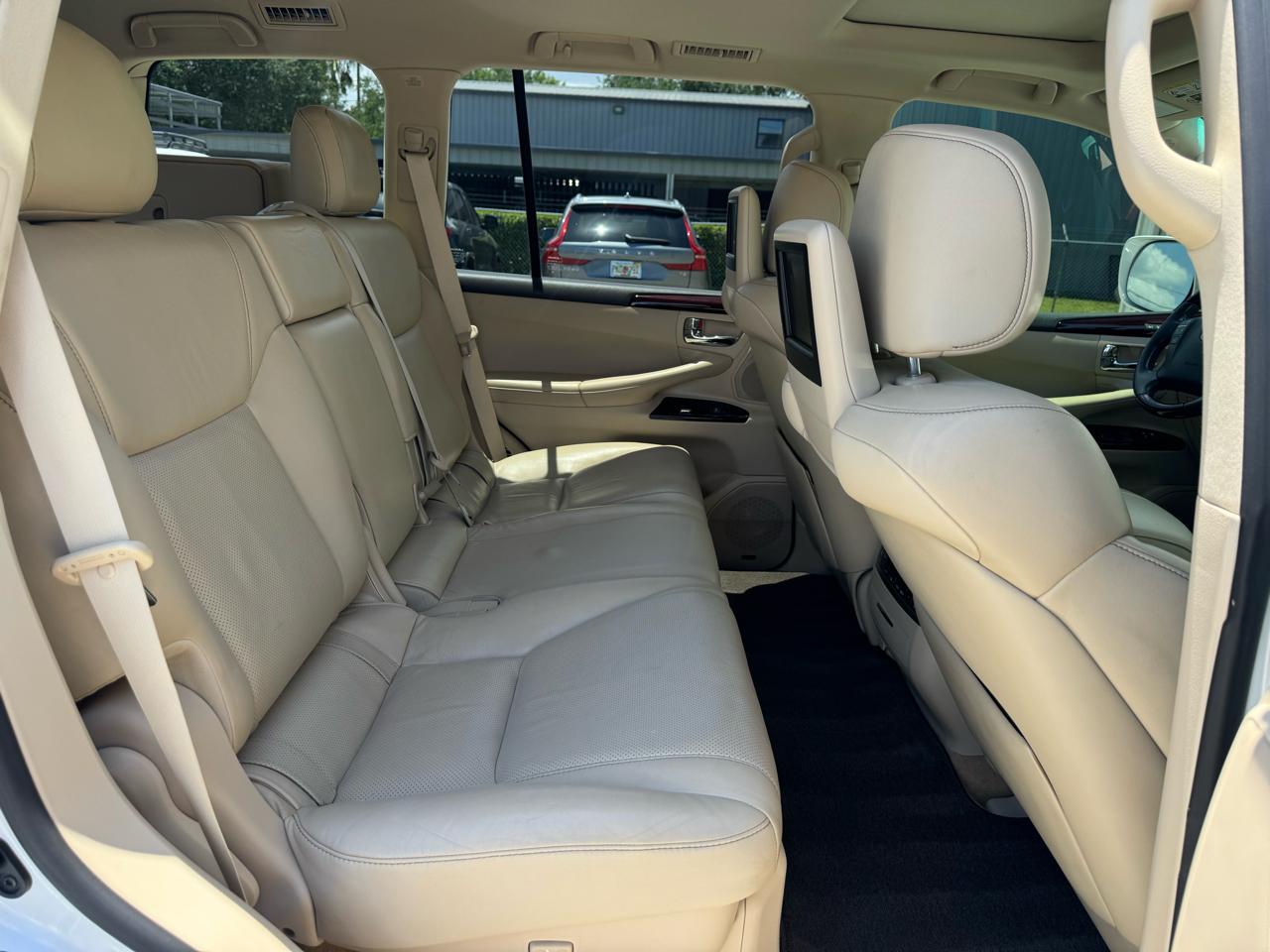 Lexus LX 570 Sport Utility 2013