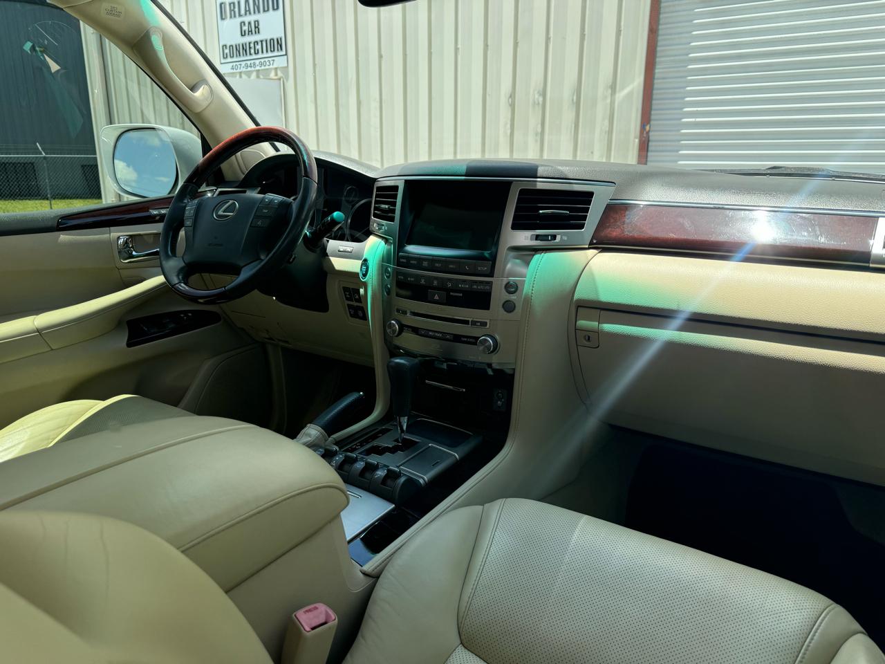 Lexus LX 570 Sport Utility 2013
