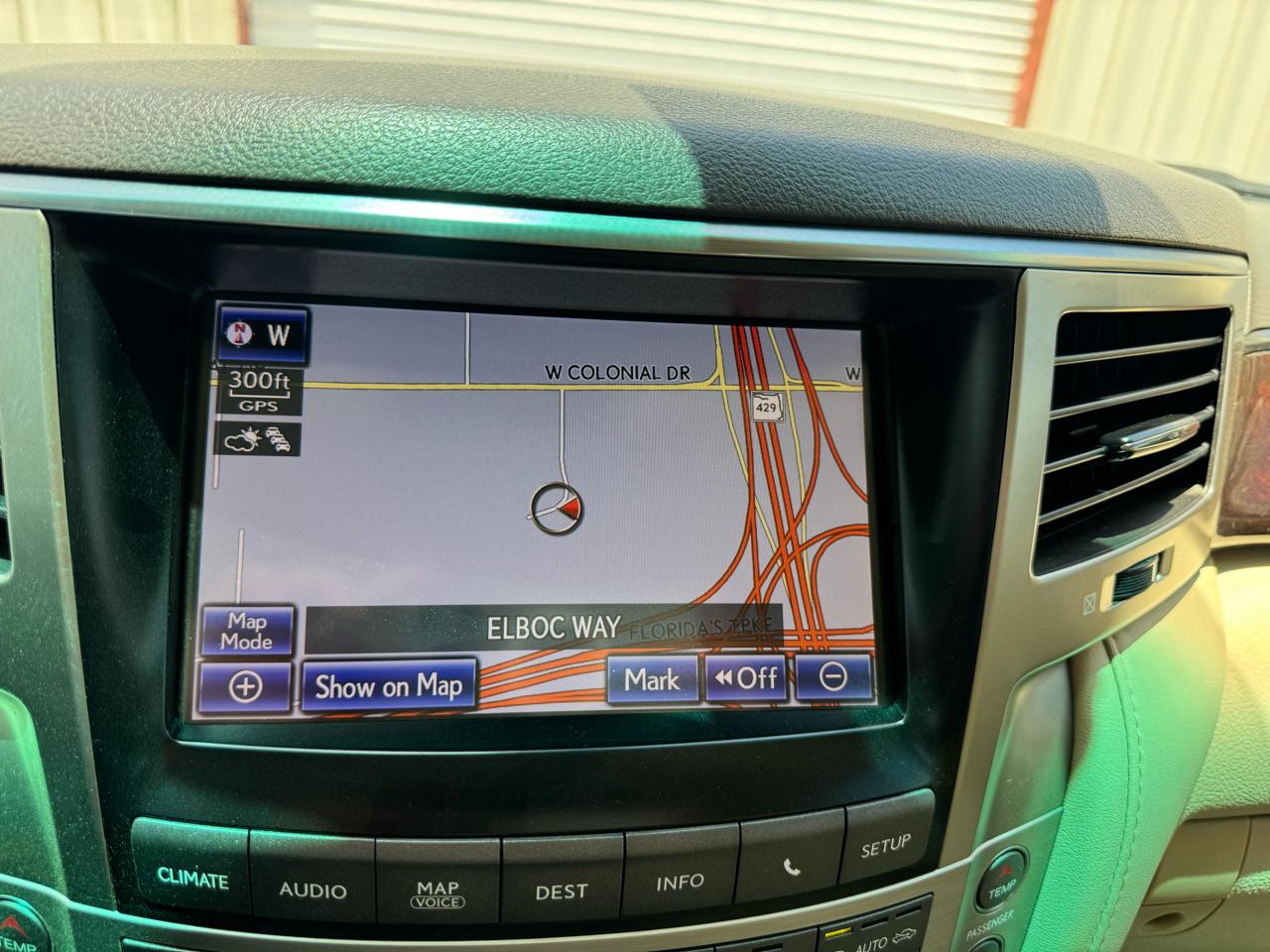 Lexus LX 570 Sport Utility 2013