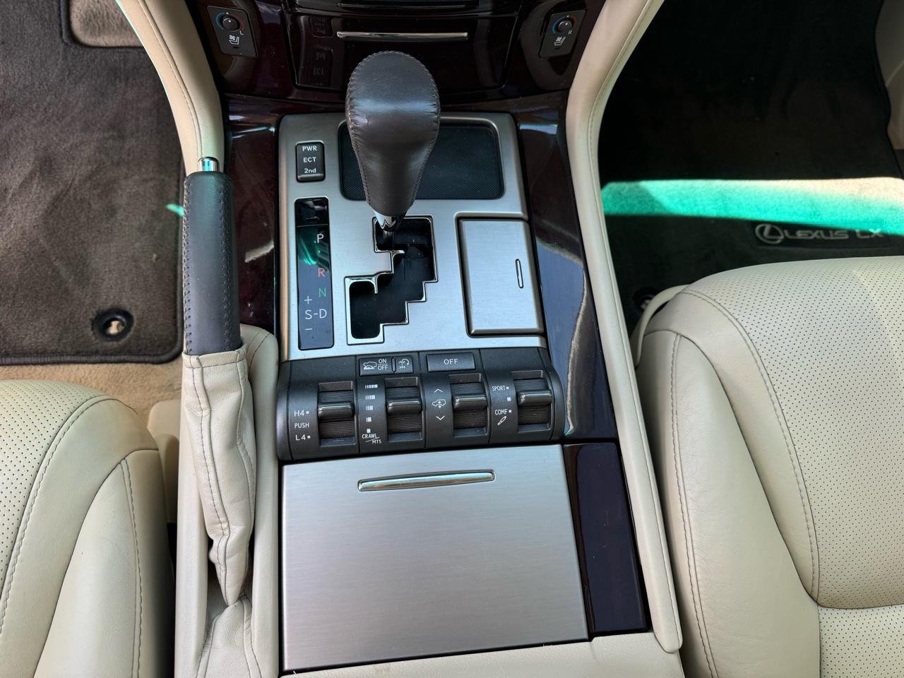 Lexus LX 570 Sport Utility 2013