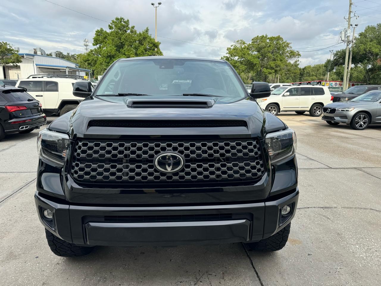 Toyota Tundra SR5 CrewMax 5.7L 4WD 2020