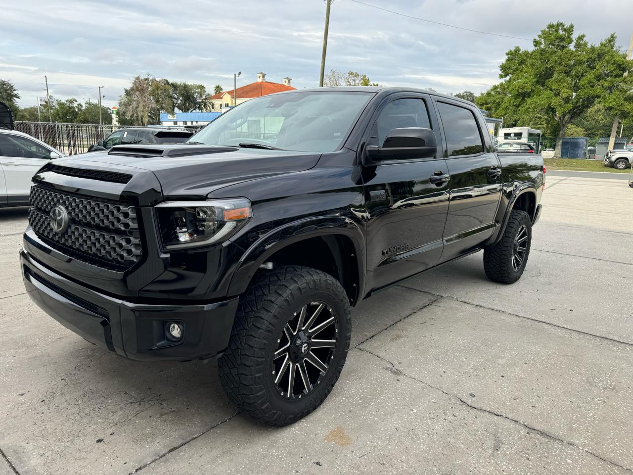 Toyota Tundra SR5 CrewMax 5.7L 4WD 2020
