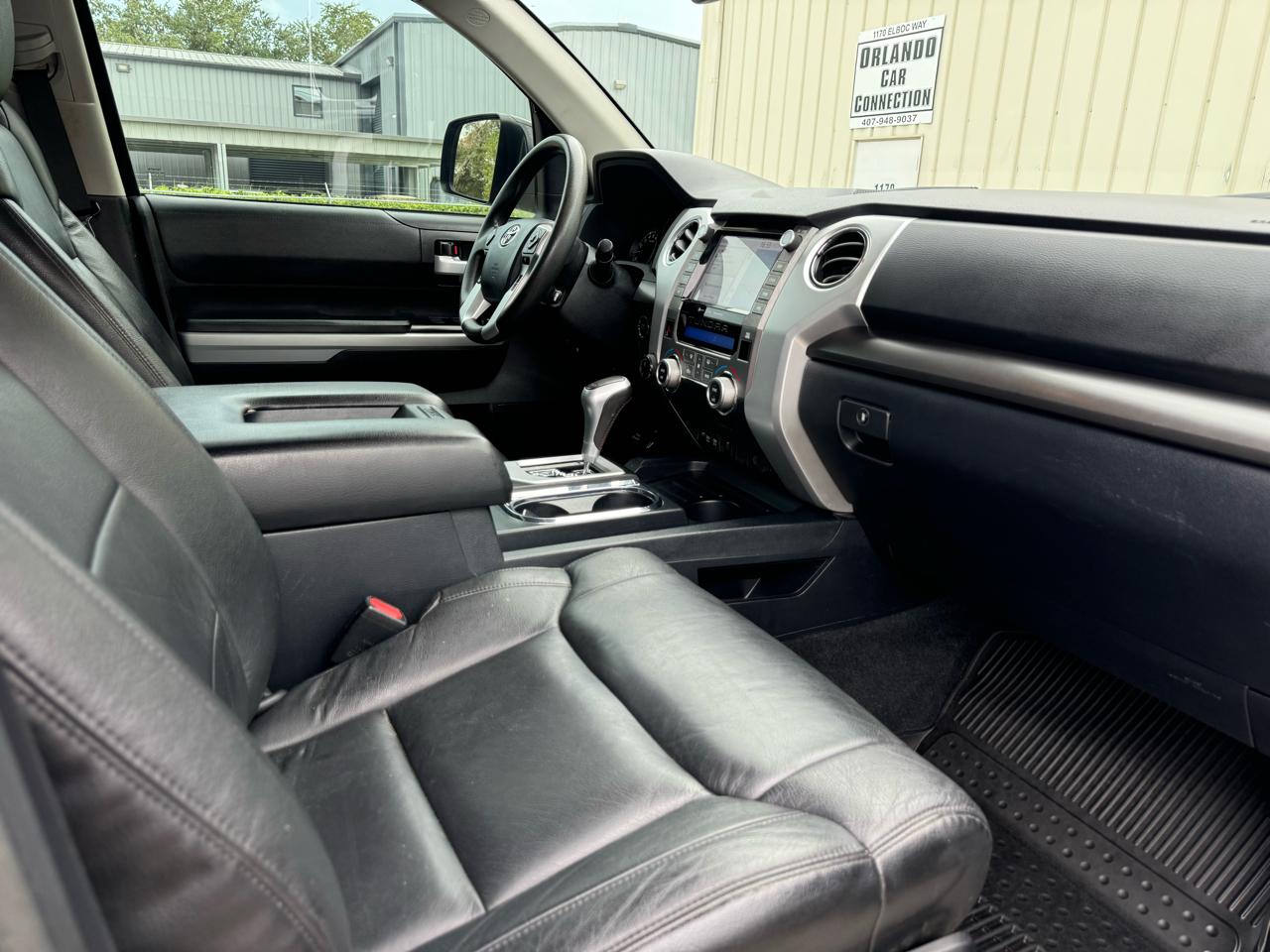 Toyota Tundra SR5 CrewMax 5.7L 4WD 2020