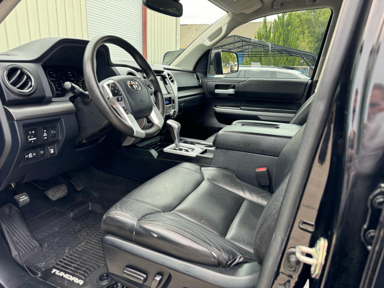 Toyota Tundra SR5 CrewMax 5.7L 4WD 2020