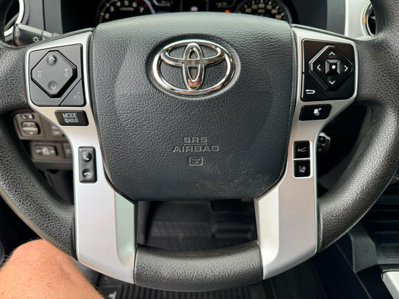 Toyota Tundra SR5 CrewMax 5.7L 4WD 2020