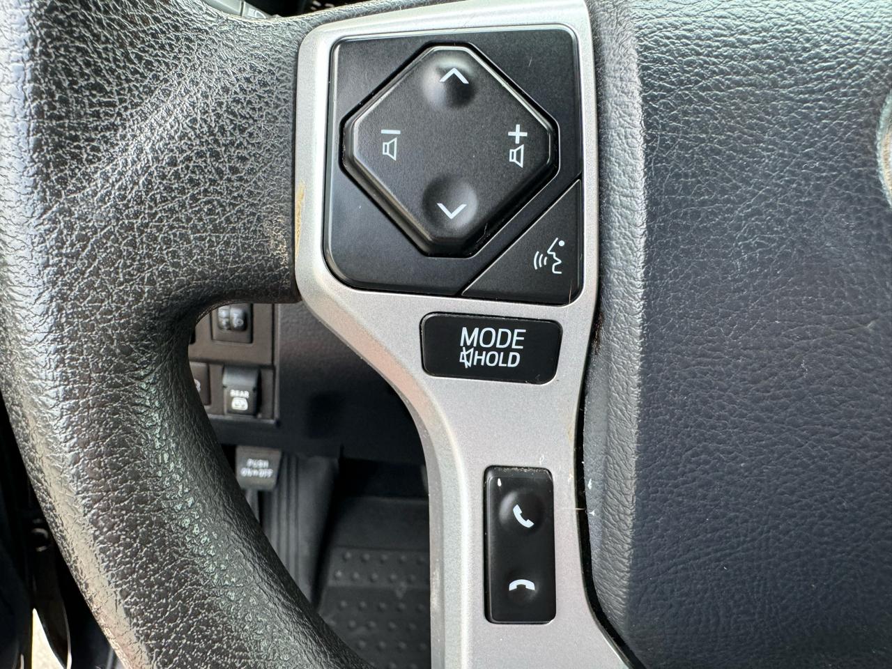 Toyota Tundra SR5 CrewMax 5.7L 4WD 2020