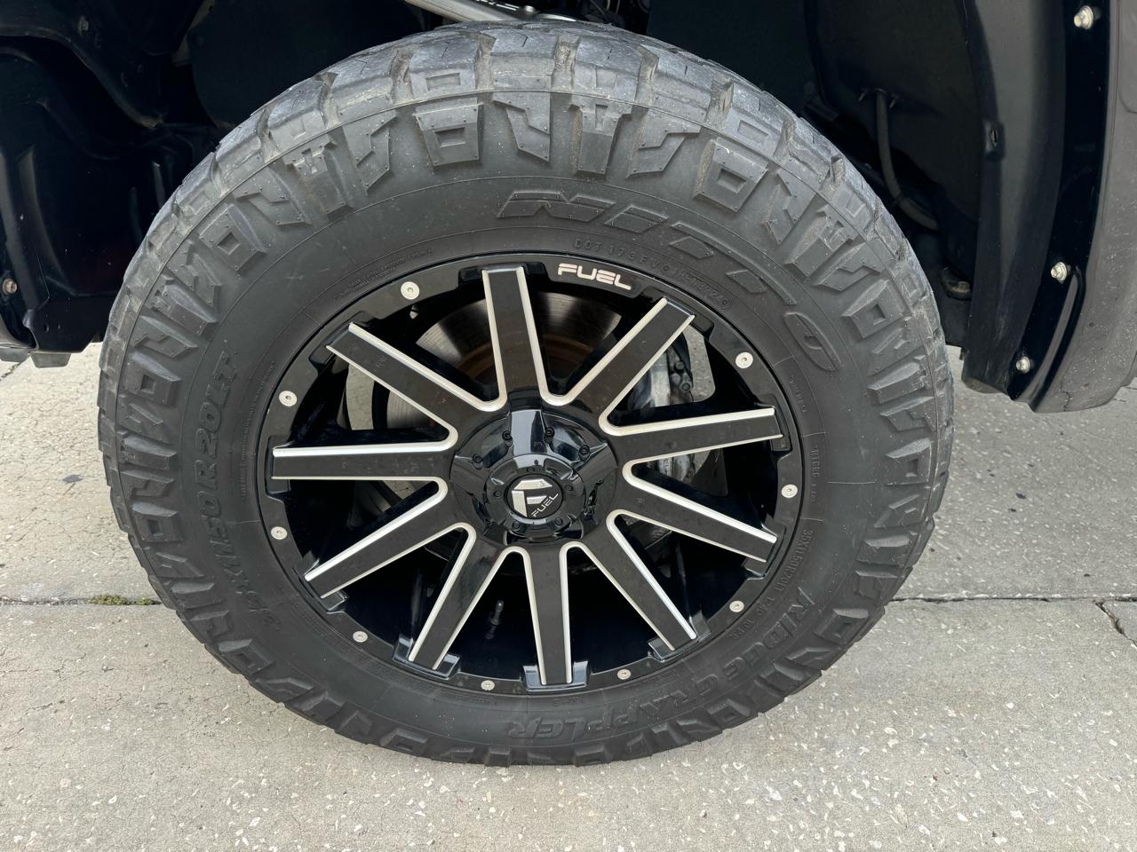 Toyota Tundra SR5 CrewMax 5.7L 4WD 2020