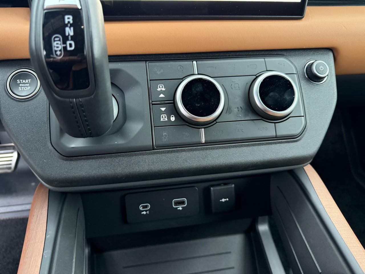 Land Rover Defender 130 X 2024