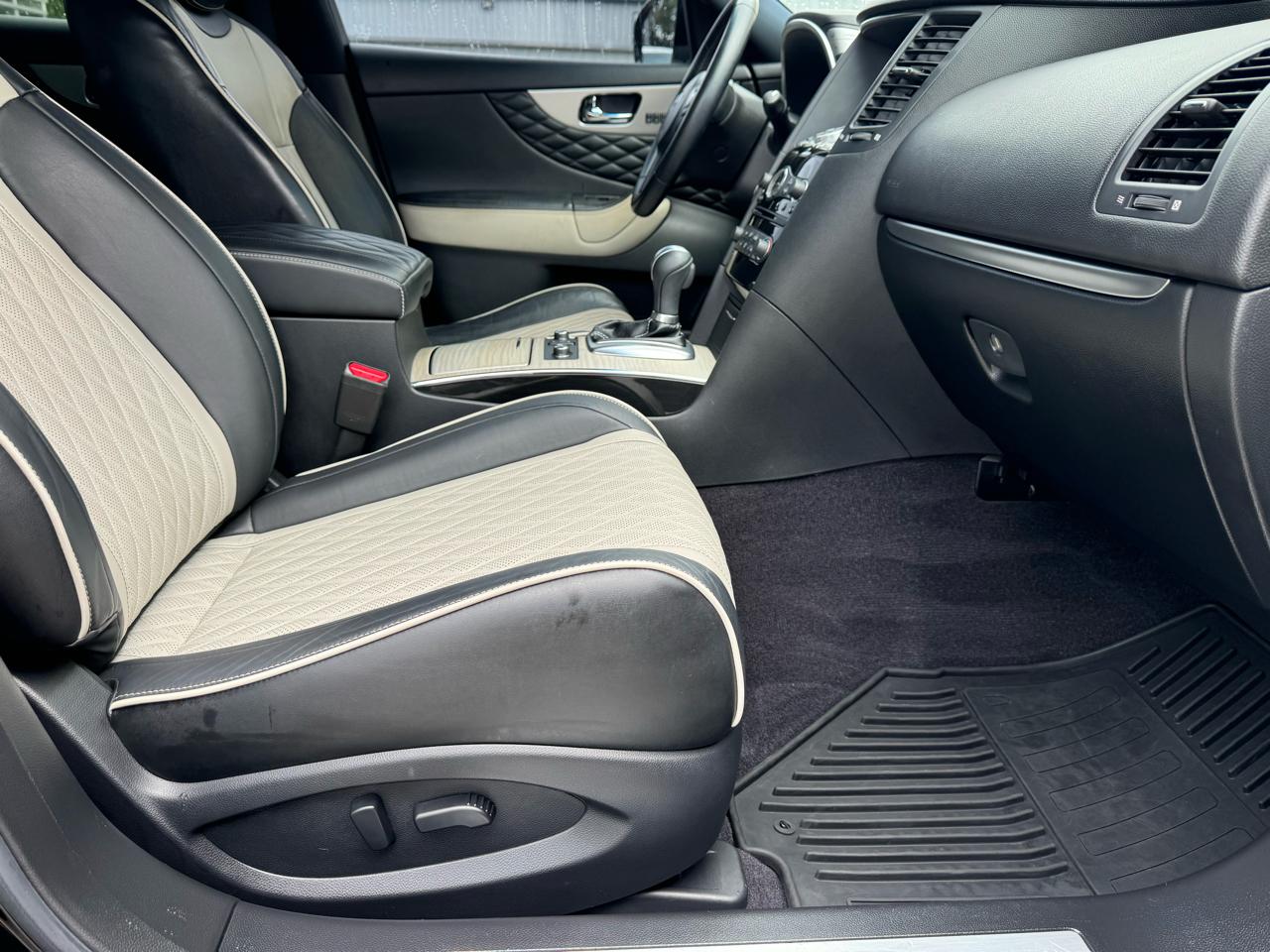Infiniti QX70  2017