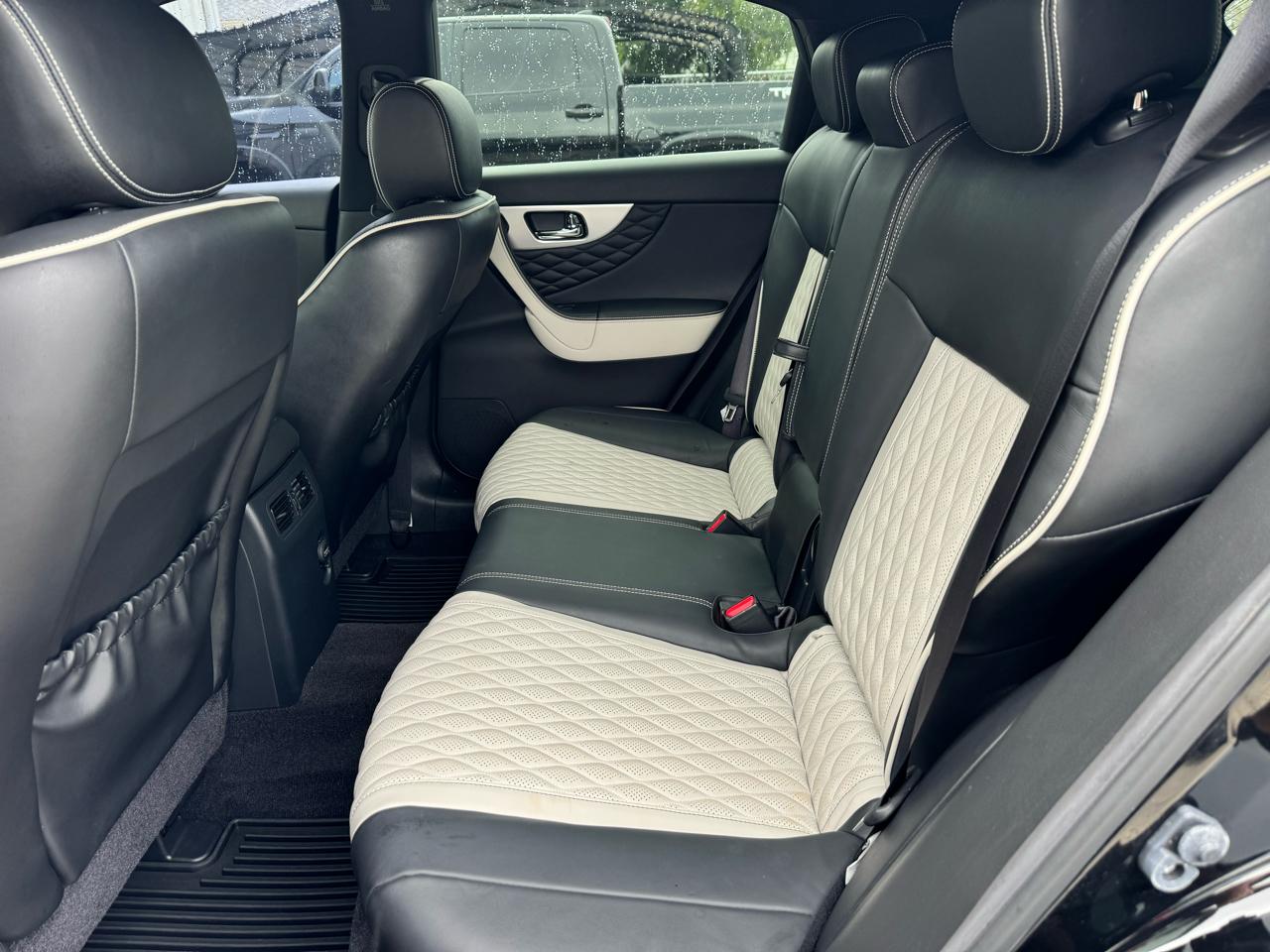Infiniti QX70  2017