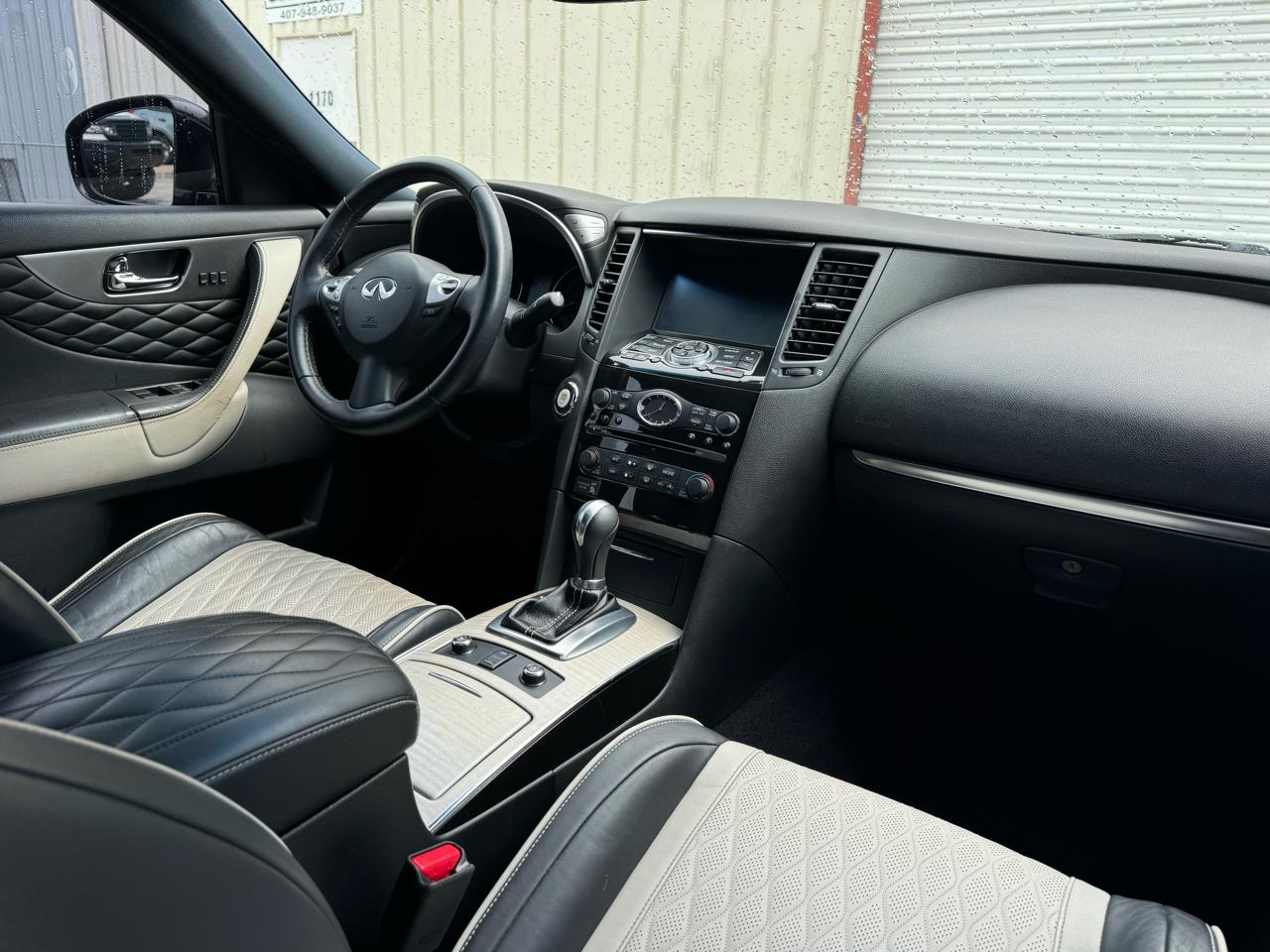 Infiniti QX70  2017