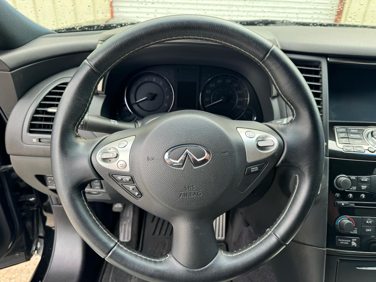 Infiniti QX70  2017
