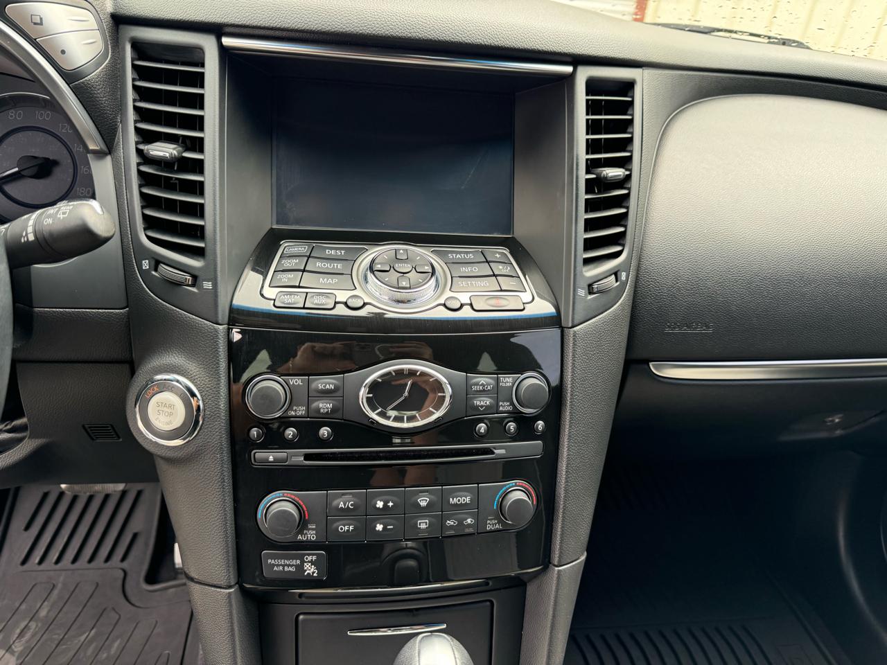 Infiniti QX70  2017