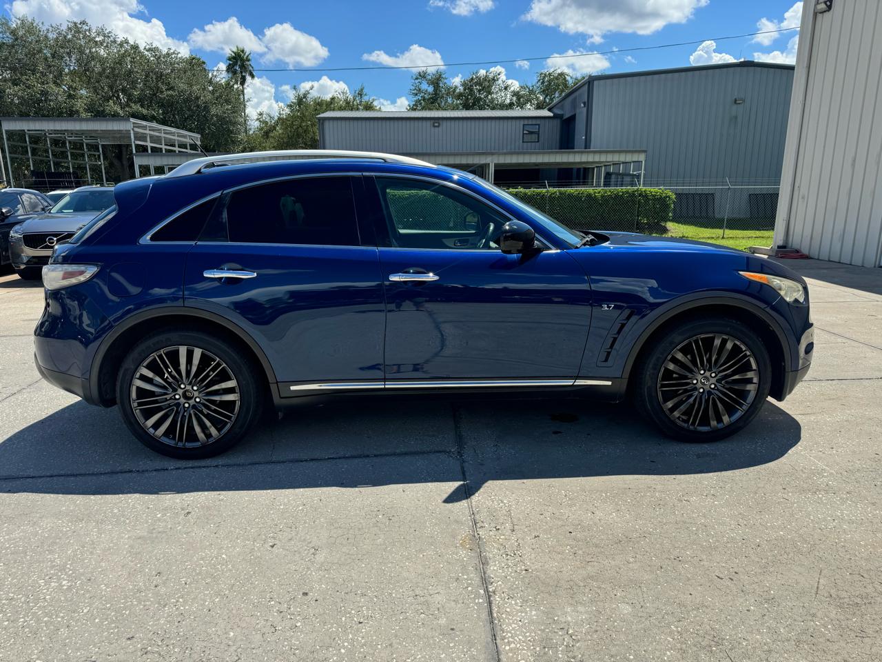 Infiniti QX70  2017