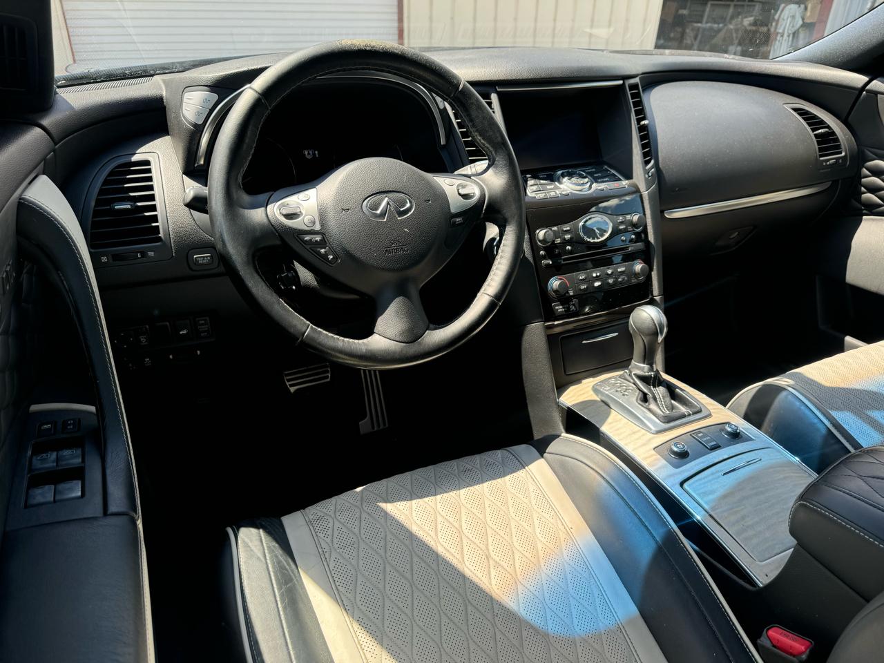 Infiniti QX70  2017