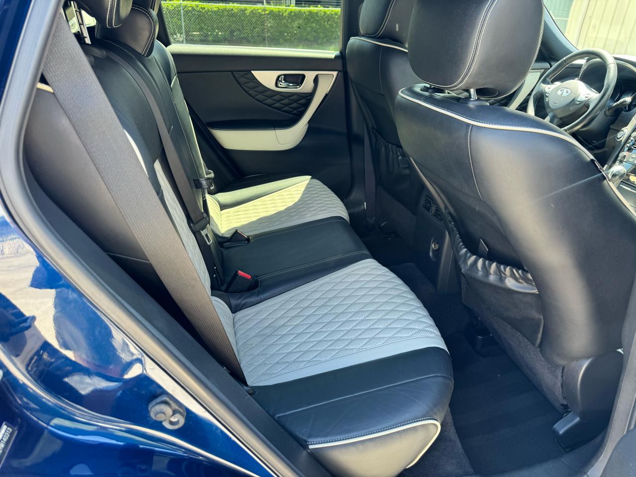 Infiniti QX70  2017
