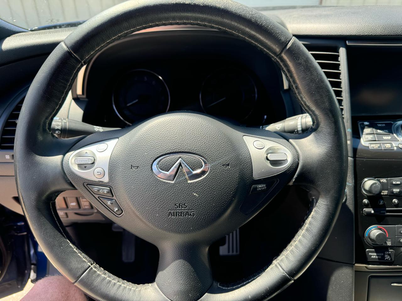 Infiniti QX70  2017
