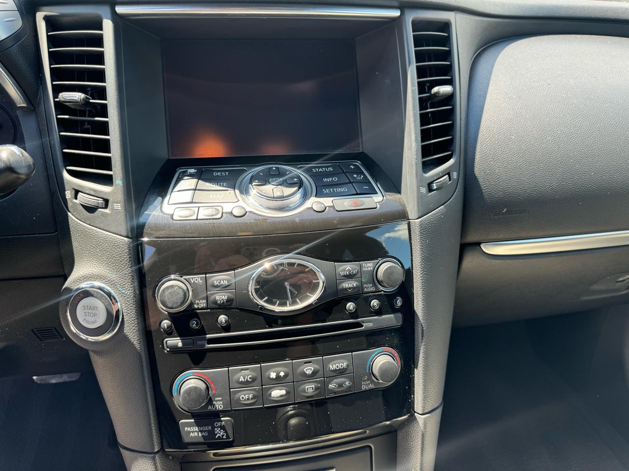 Infiniti QX70  2017