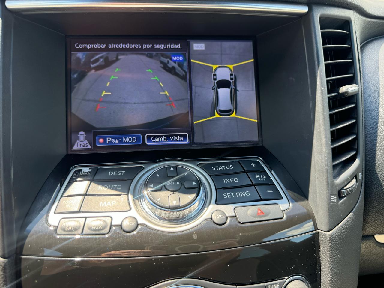 Infiniti QX70  2017