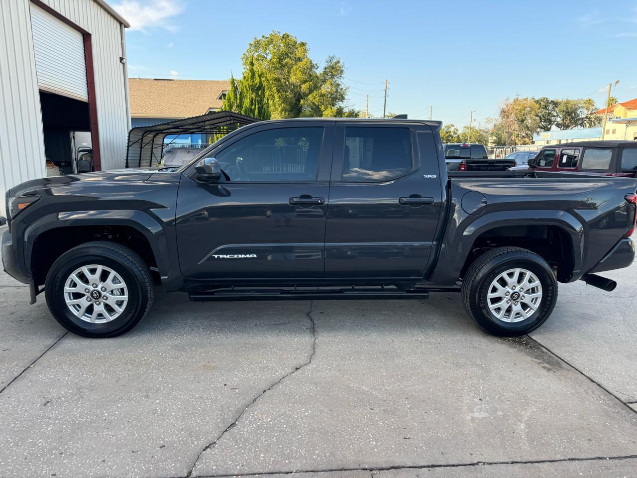 Toyota Tacoma SR5 Double Cab I4 2WD 2024