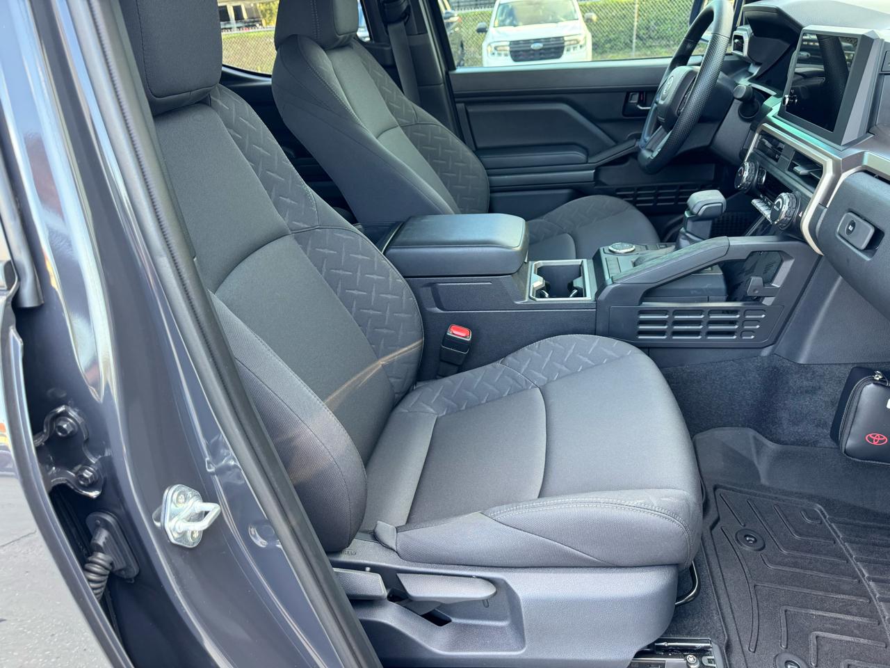 Toyota Tacoma SR5 Double Cab I4 2WD 2024