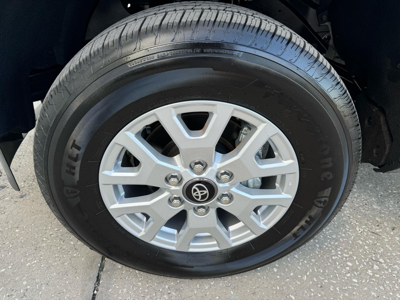 Toyota Tacoma SR5 Double Cab I4 2WD 2024
